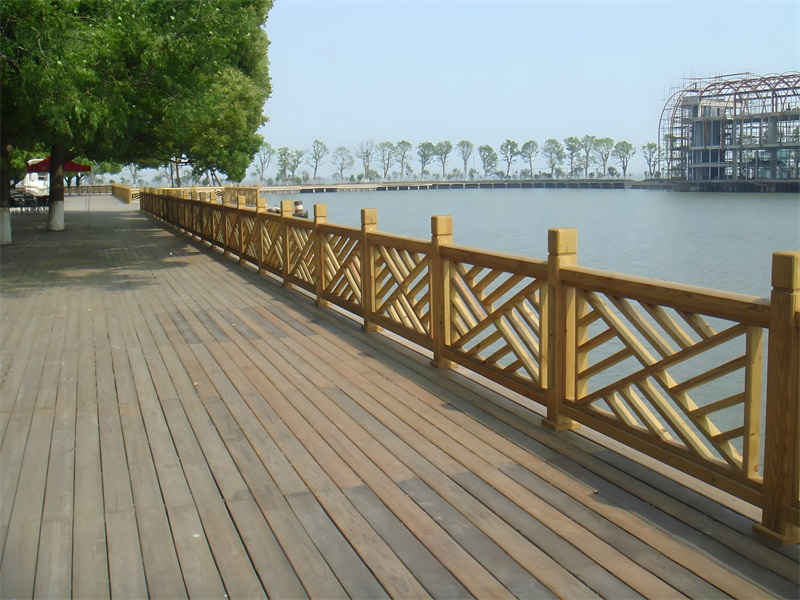 桥梁护栏仍将弱势