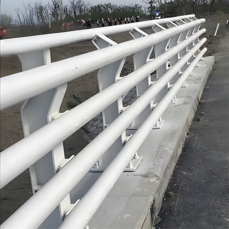 近期防撞护栏价格表现坚挺